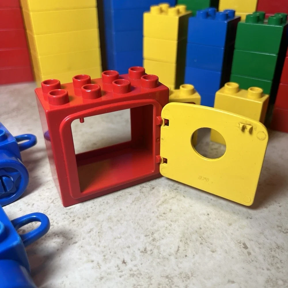 LEGO DUPLO Large Green Bucket‎ #1844 3 People Vintage Door Cars Mixed Collection